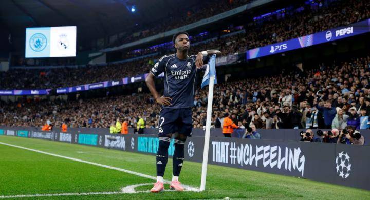  阿韦洛亚信任加持，维尼修斯重燃锋芒；曼城之战成关键转折。 体育新闻 阿韦洛亚信任加持，维尼修斯重燃锋芒；曼城之战成关键转折。 体育新闻