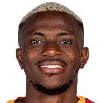  加拉塔萨雷伤情通报，奥斯梅恩前臂骨折待评估；欧冠赛场意外频发 体育新闻