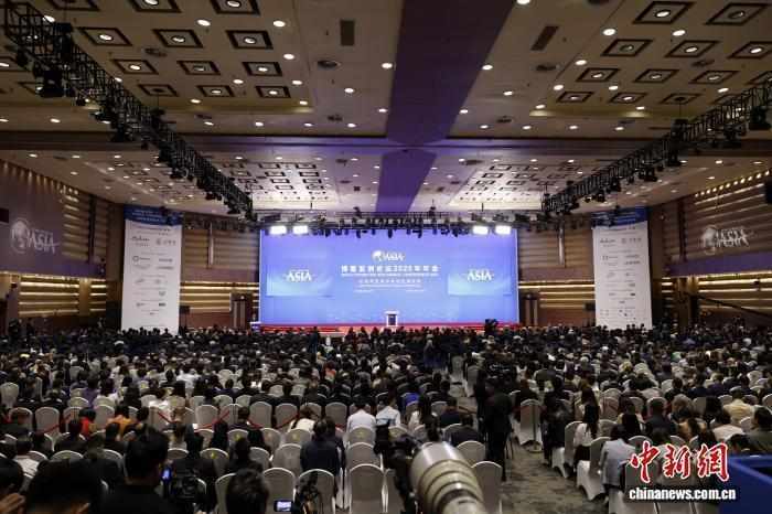 亚洲论坛成立二十五载;吴士存阐述其在变革时代的作用与展望。 新闻