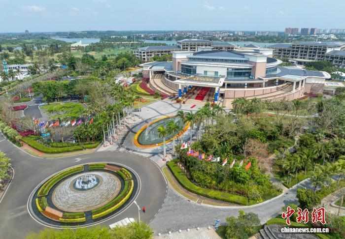 亚洲论坛成立二十五载;吴士存阐述其在变革时代的作用与展望。 新闻