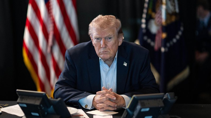  数据透视·美国社会撕裂：民调揭示特朗普执政困境与伊朗政策民意走向 新闻